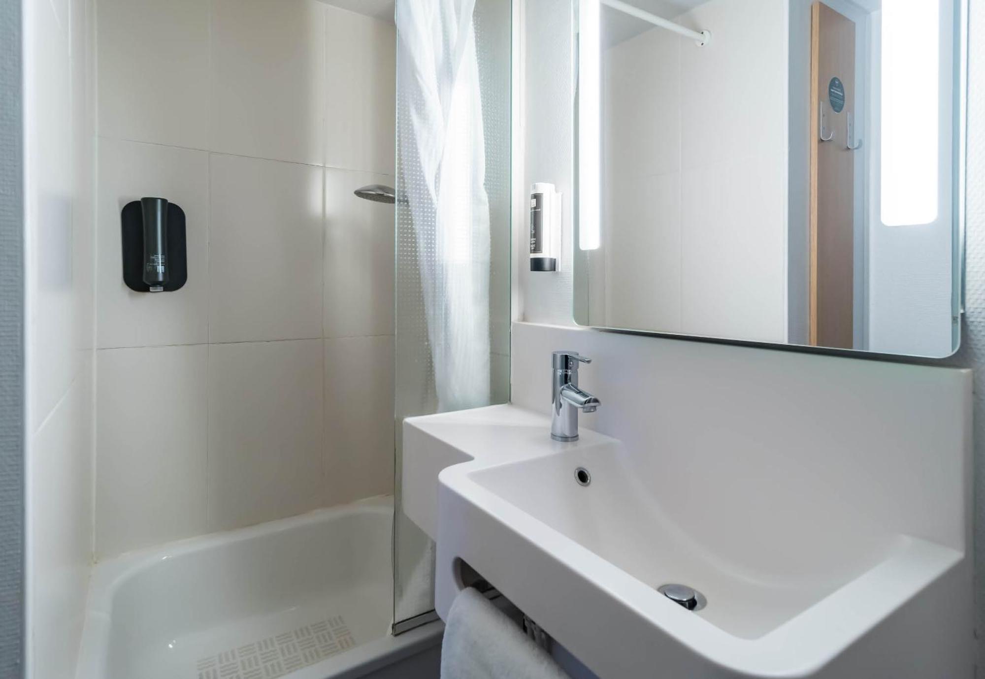 B&B Hotel Saint-Brieuc Tregueux ภายนอก รูปภาพ